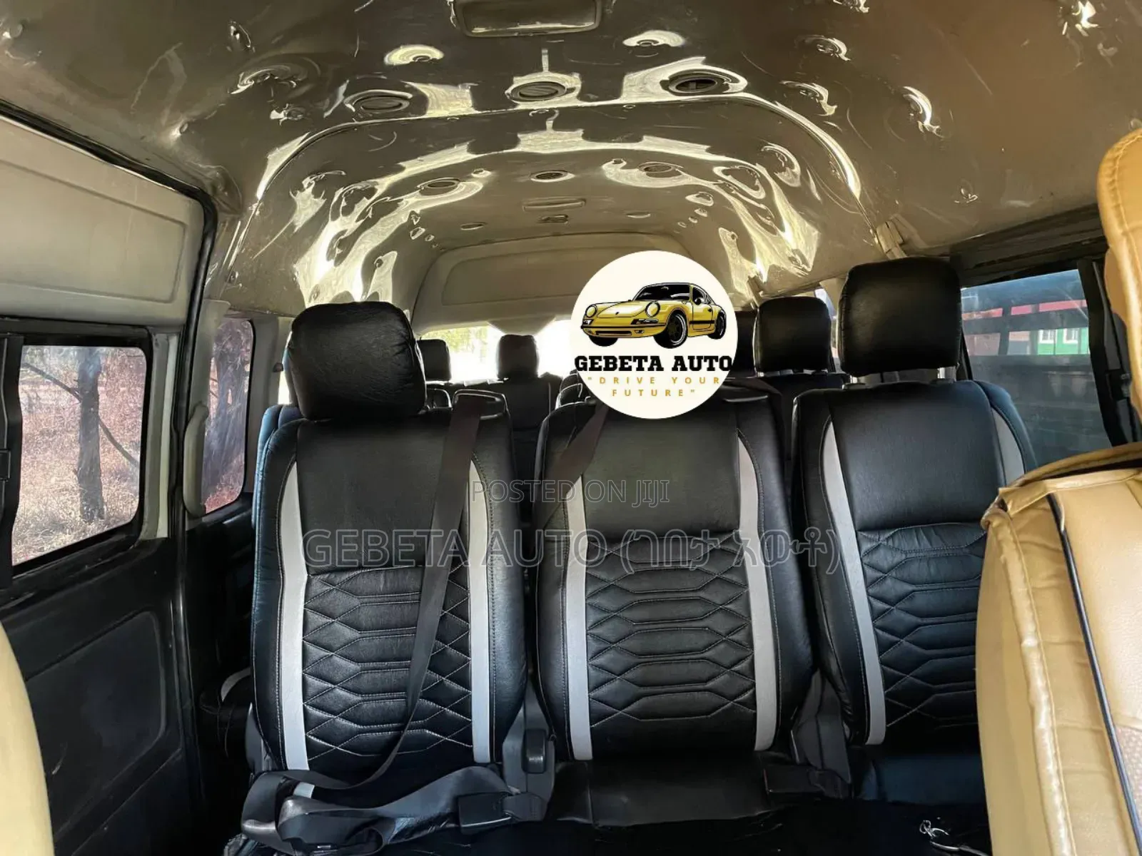 Toyota HiAce 2014 White