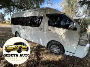 Toyota HiAce 2014 White