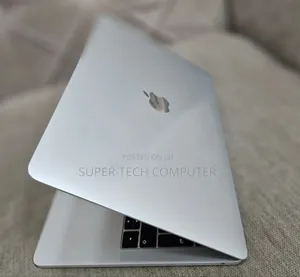 New Laptop Apple MacBook Pro 2019 8GB Intel Core I5 SSD 256GB