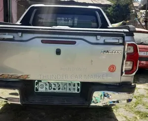 Toyota Hilux 2021 Silver