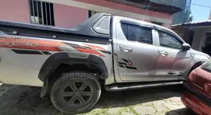 Toyota Hilux 2021 Silver