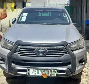 Toyota Hilux 2021 Silver