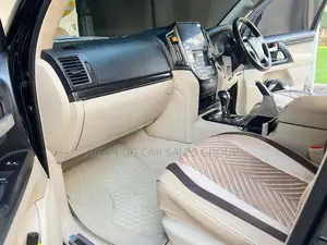 Toyota Land Cruiser 4.5 V8 VXR 2019 Black