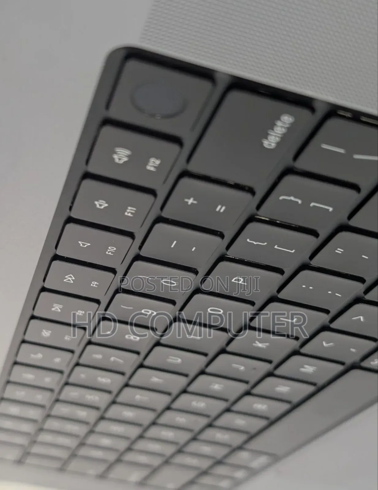 New Laptop Apple MacBook Pro M1 16GB Apple M1 Pro SSD 1T