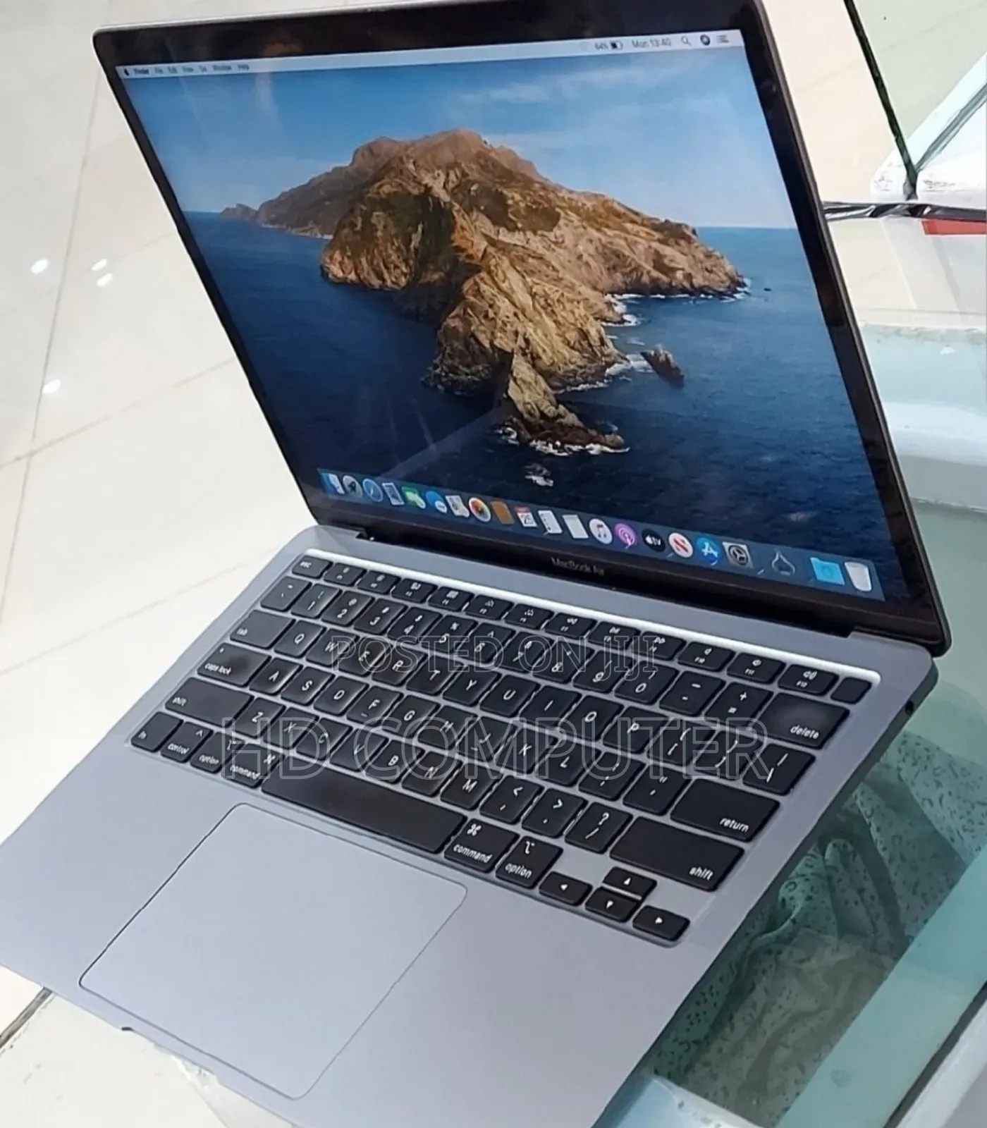 New Laptop Apple MacBook 2020 16GB Intel Core I7 SSD 512GB