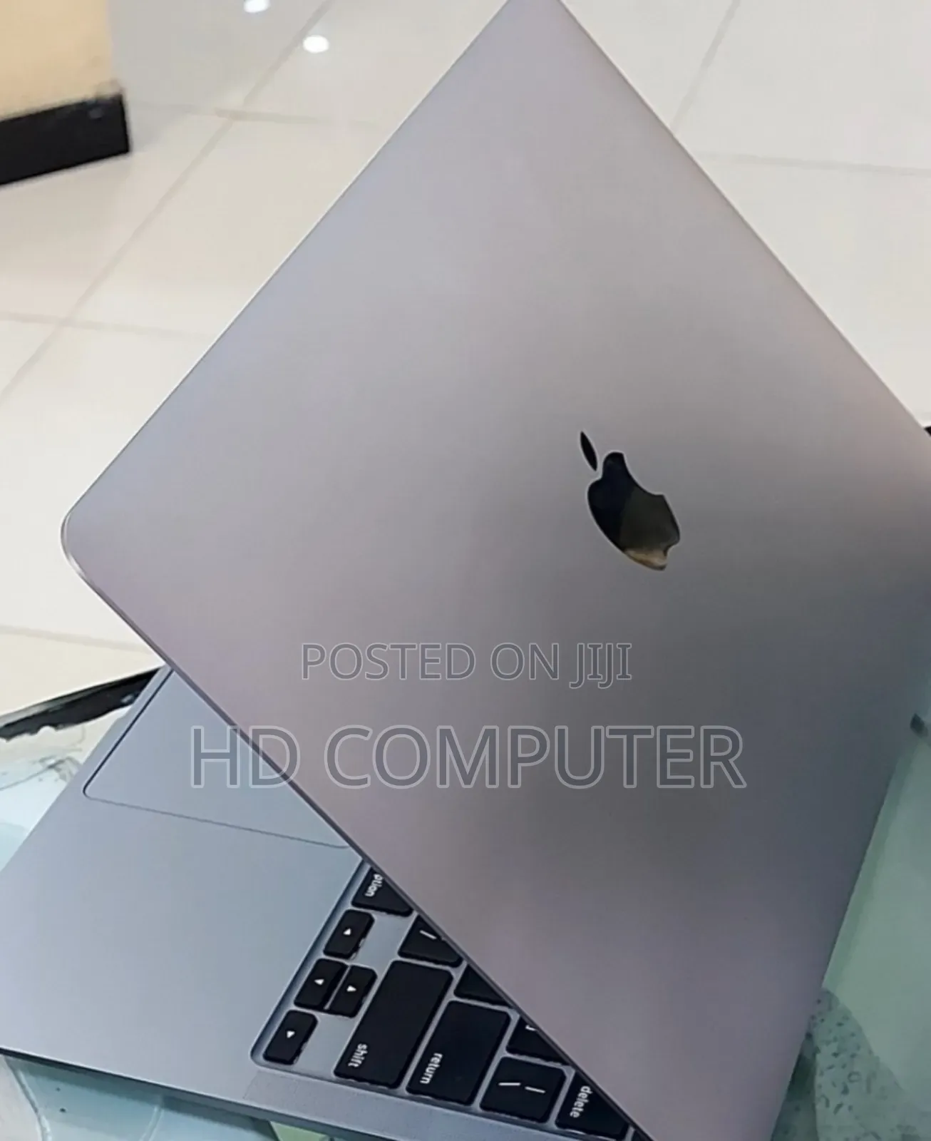 New Laptop Apple MacBook 2020 16GB Intel Core I7 SSD 512GB