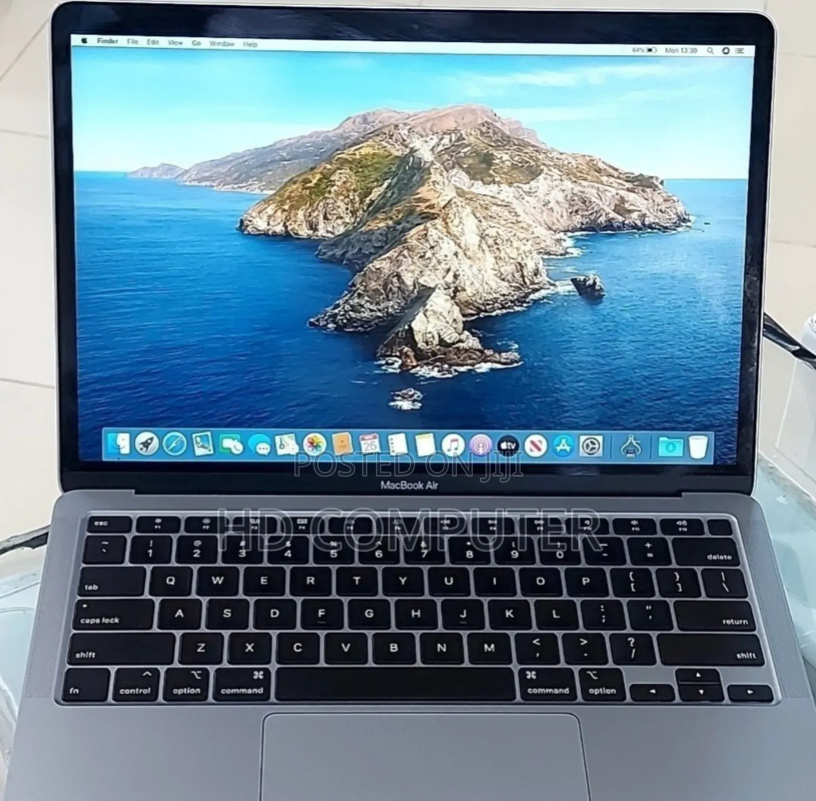 New Laptop Apple MacBook 2020 16GB Intel Core I7 SSD 512GB