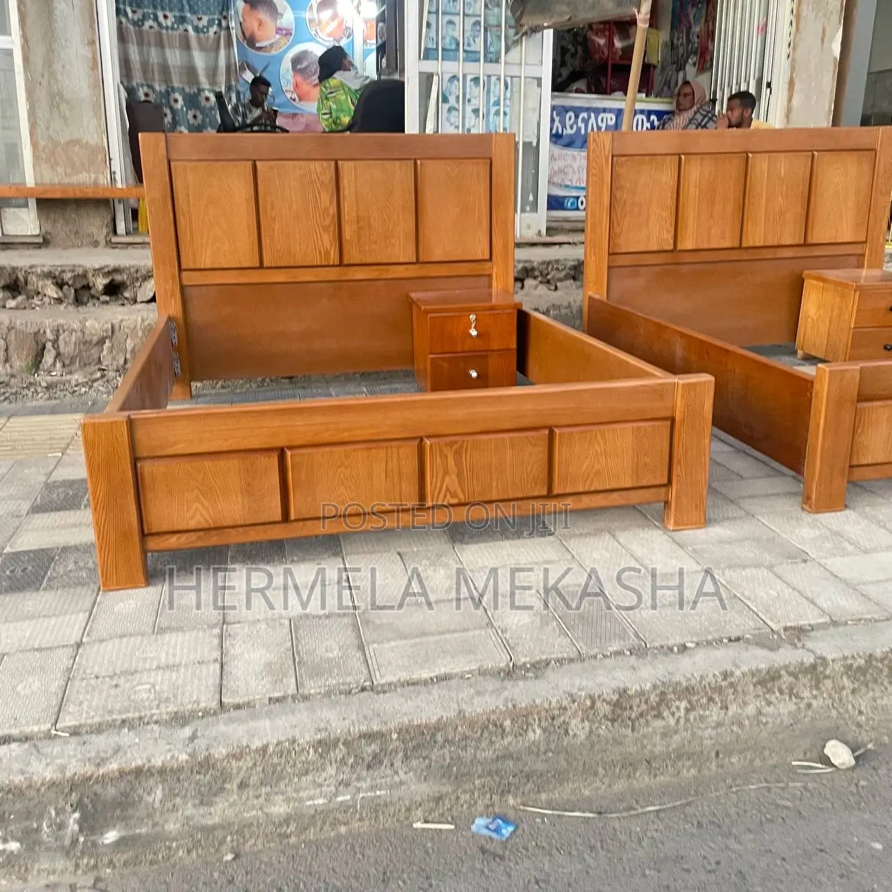 Bed Kum Saten and Komodino