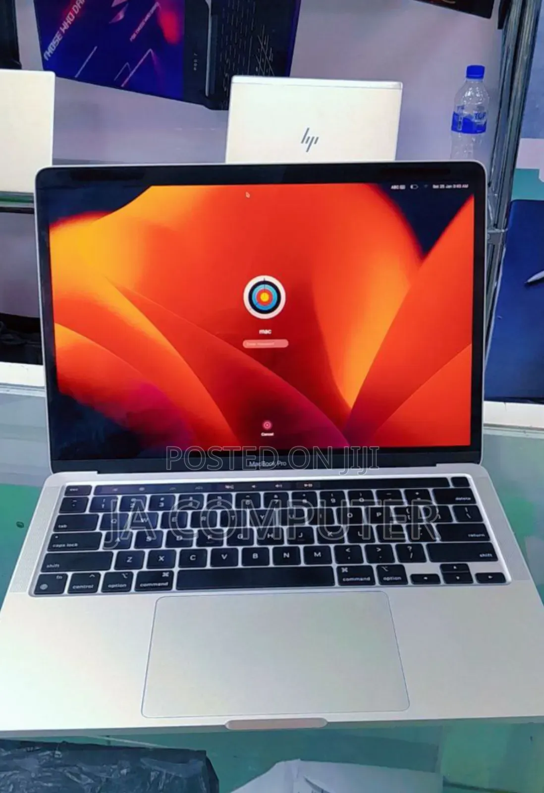 New Laptop Apple MacBook Pro 2020 M1 16GB Apple M1 Pro SSD 256GB