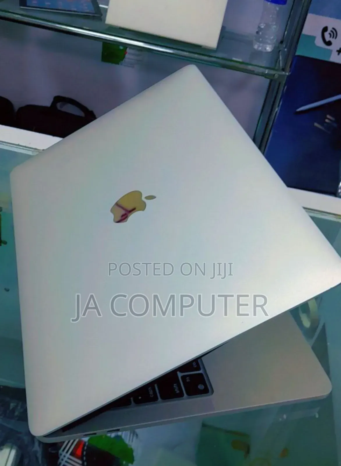 New Laptop Apple MacBook Pro 2020 M1 16GB Apple M1 Pro SSD 256GB