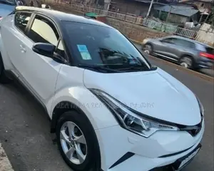 Photo - Toyota C-HR 2019 White