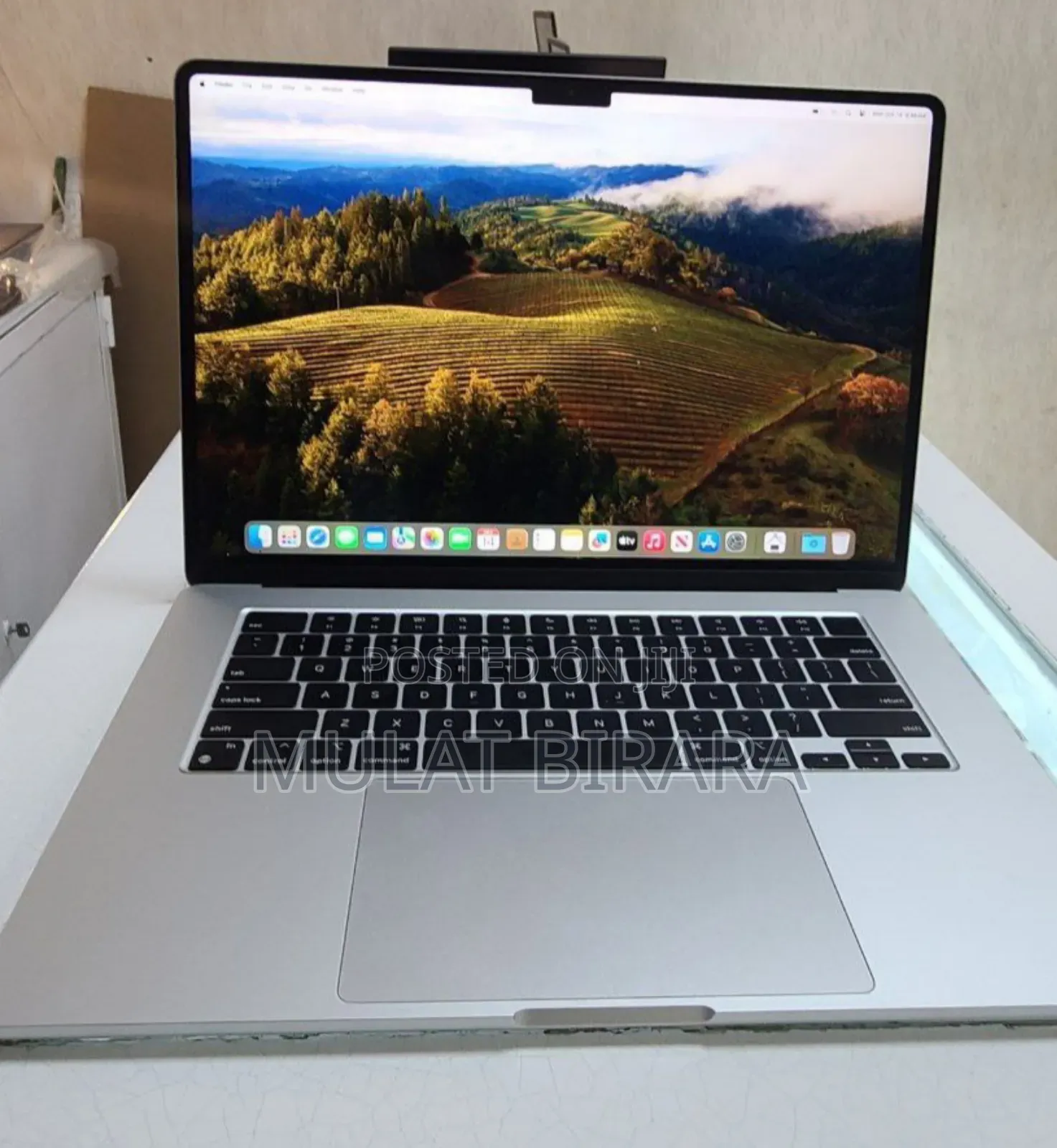New Laptop Apple MacBook Air 2022 M2 8GB Apple M2 SSD 256GB