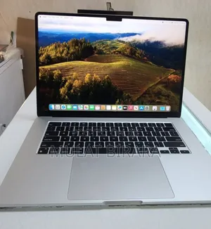New Laptop Apple MacBook Air 2022 M2 8GB Apple M2 SSD 256GB