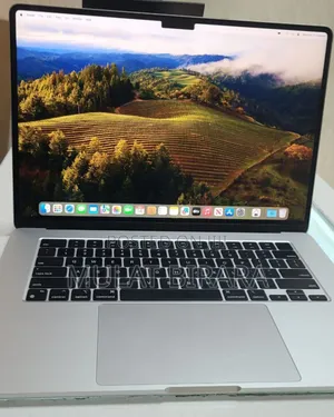 New Laptop Apple MacBook Air 2022 M2 8GB Apple M2 SSD 256GB