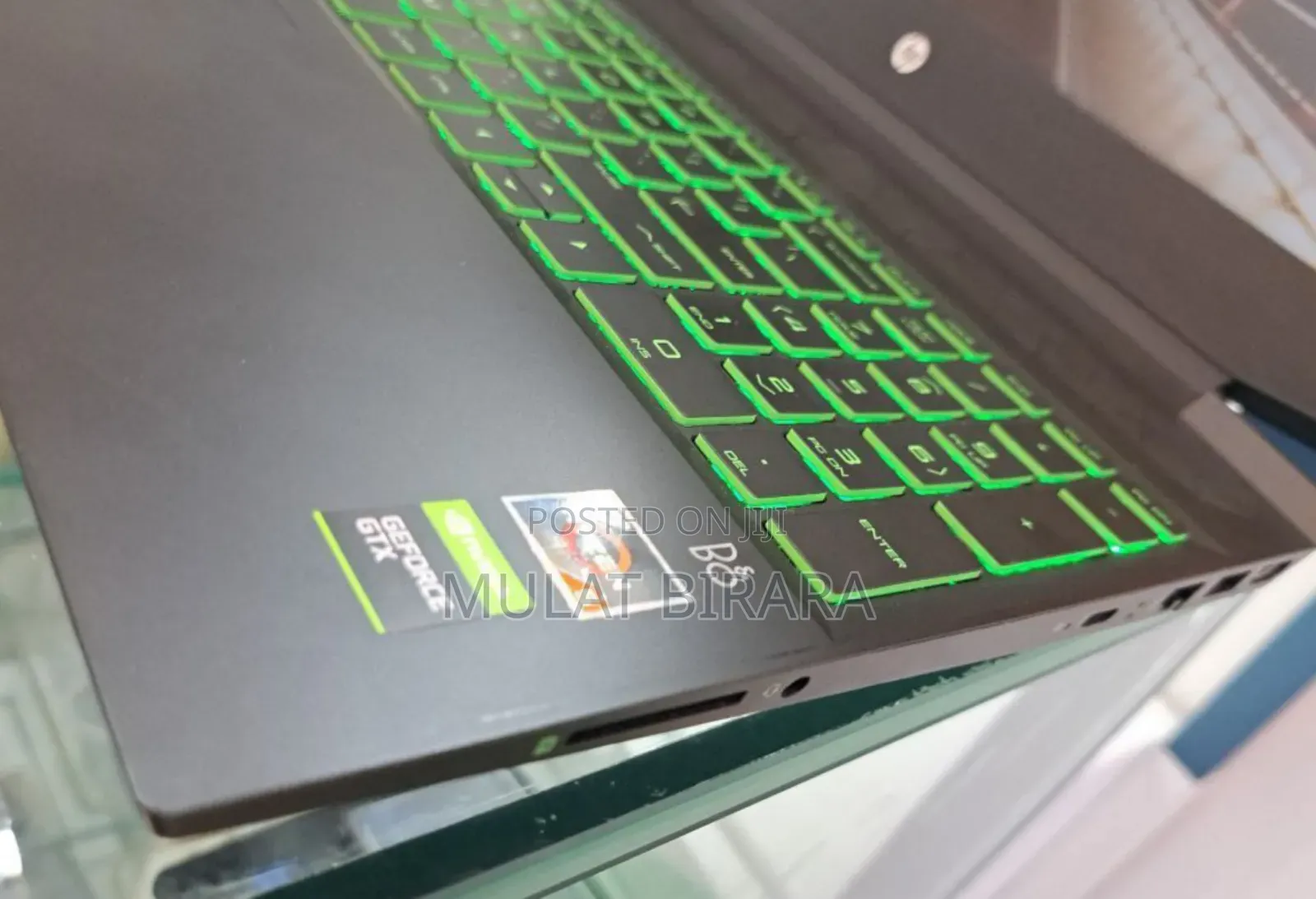 New Laptop HP Pavilion 11 8GB AMD Ryzen 5 SSD 512GB