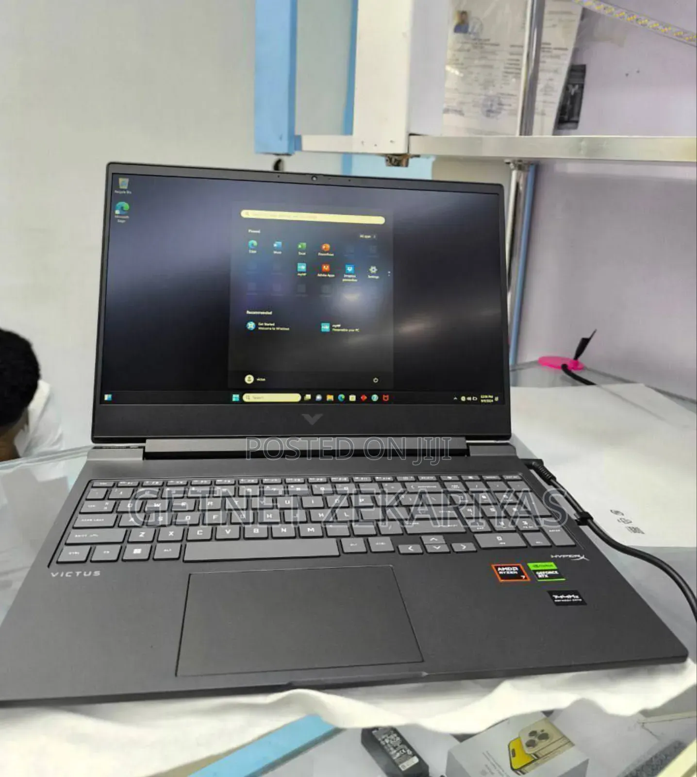 New Laptop HP Victus 15 16GB AMD Ryzen 7 SSD 1T