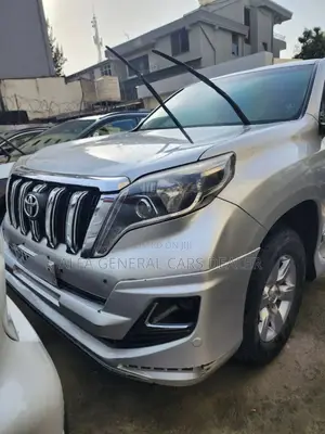 Photo - Toyota Land Cruiser Prado 2016 Silver