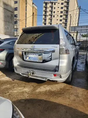 Toyota Land Cruiser Prado 2016 Silver