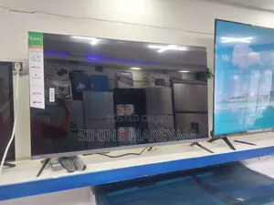 Photo - Synix Brand 43 Inch Smart + Frameless