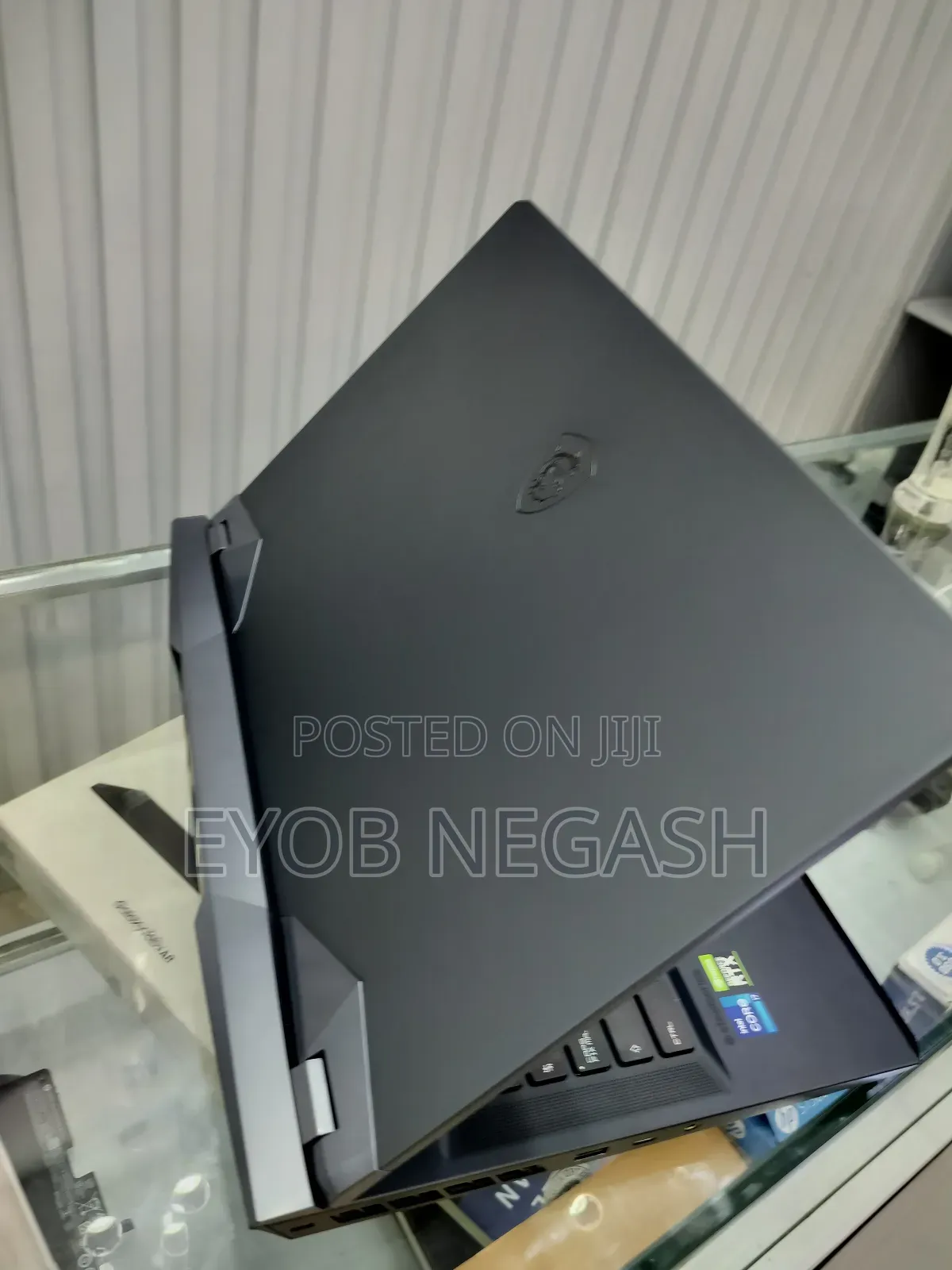 New Laptop MSI Raider GE76 12UGS 32GB Intel Core I7 SSD 1T