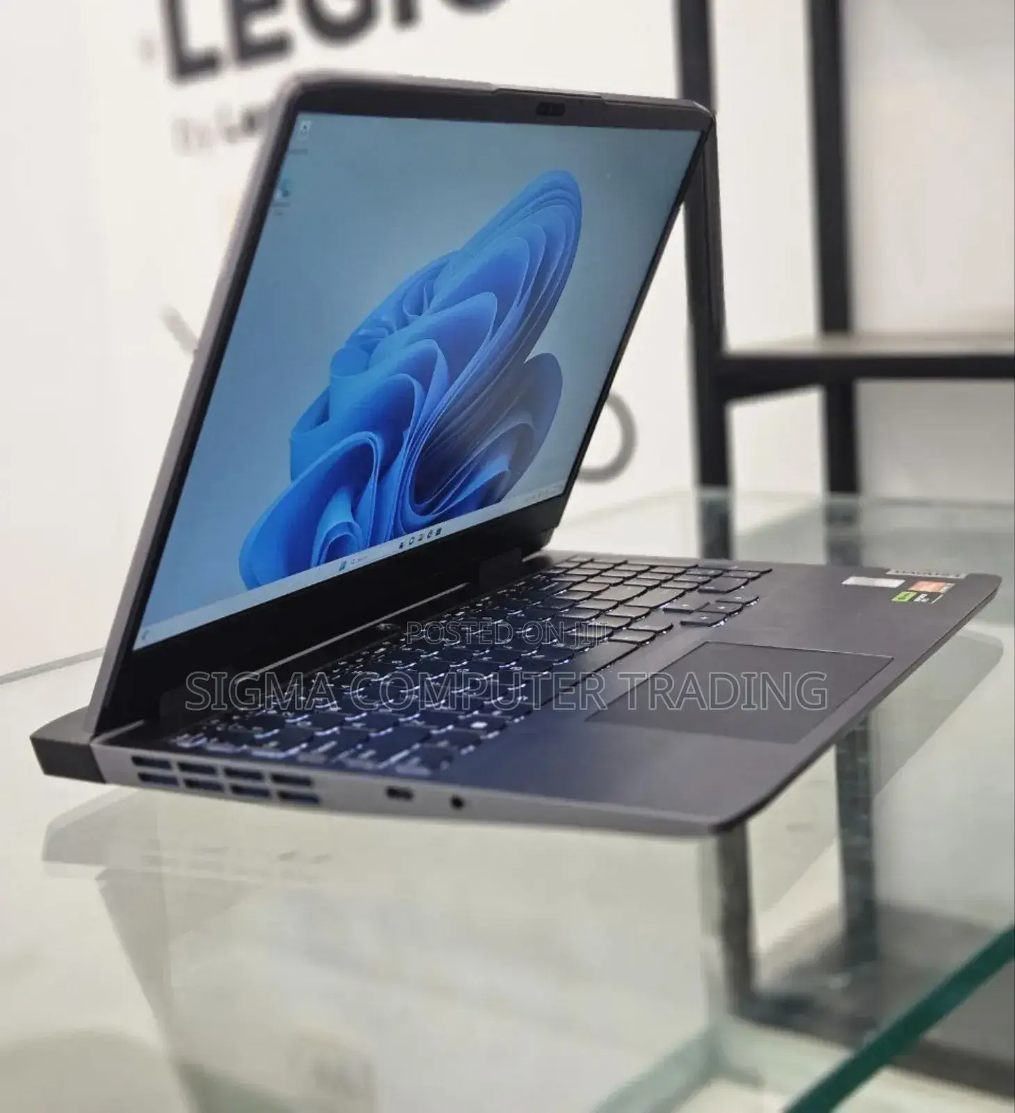 New Laptop Lenovo LOQ 15IRH8 16GB AMD Ryzen 7 SSD 512GB