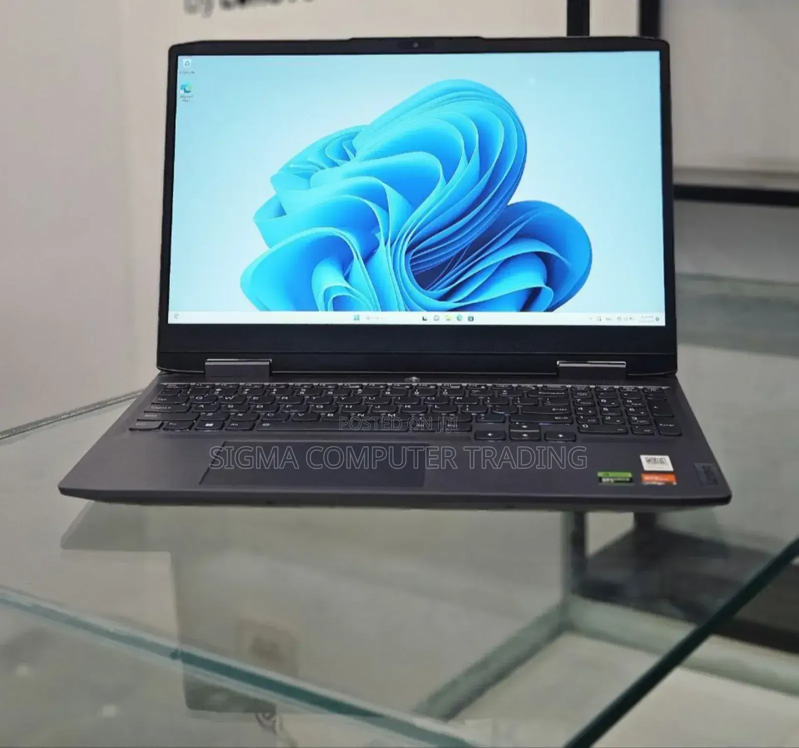 New Laptop Lenovo LOQ 15IRH8 16GB AMD Ryzen 7 SSD 512GB