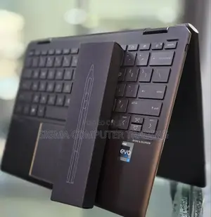New Laptop HP Spectra 13 16GB Intel Core I7 SSD 1T