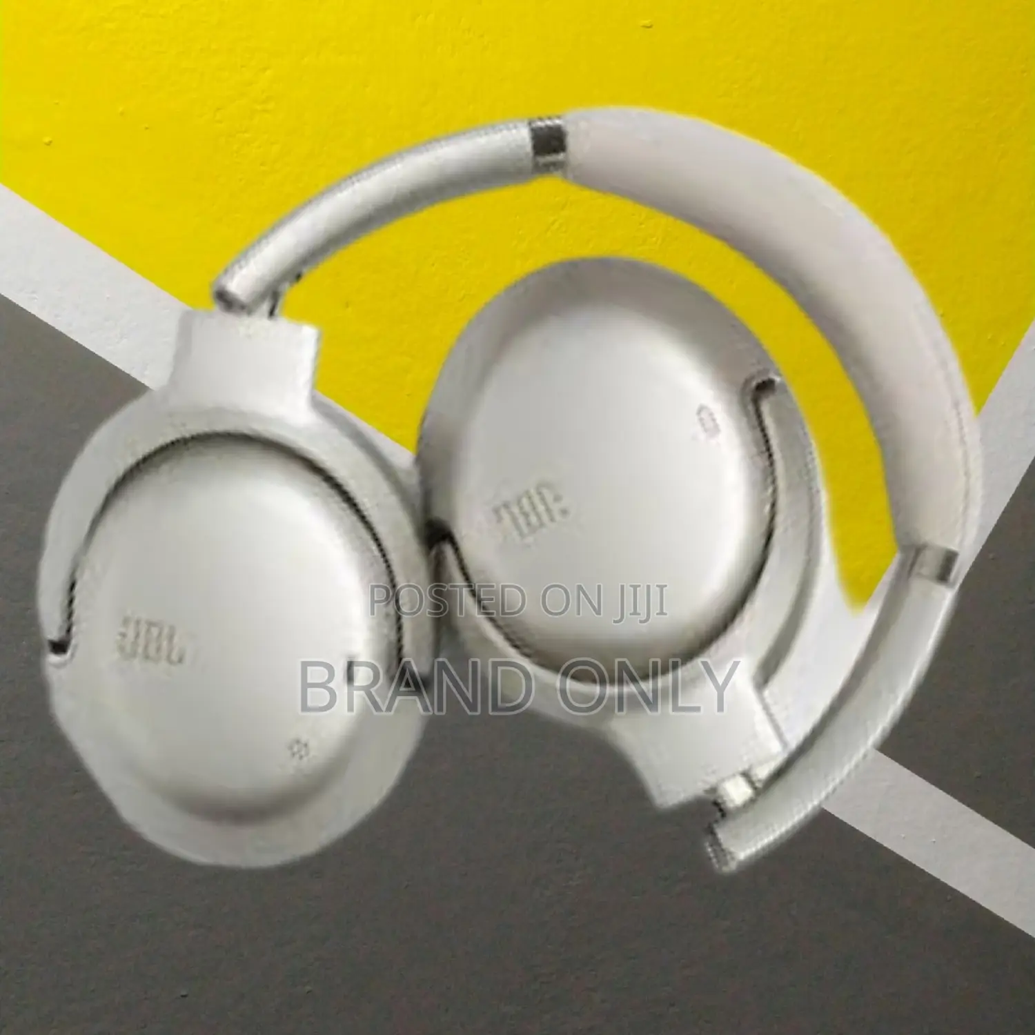 JBL Tour One M2 Active Durable Carrying Case Included