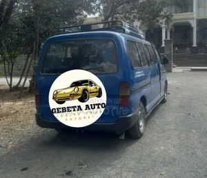 Toyota HiAce 2001 Blue