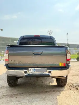 Toyota Tacoma 2013 Silver