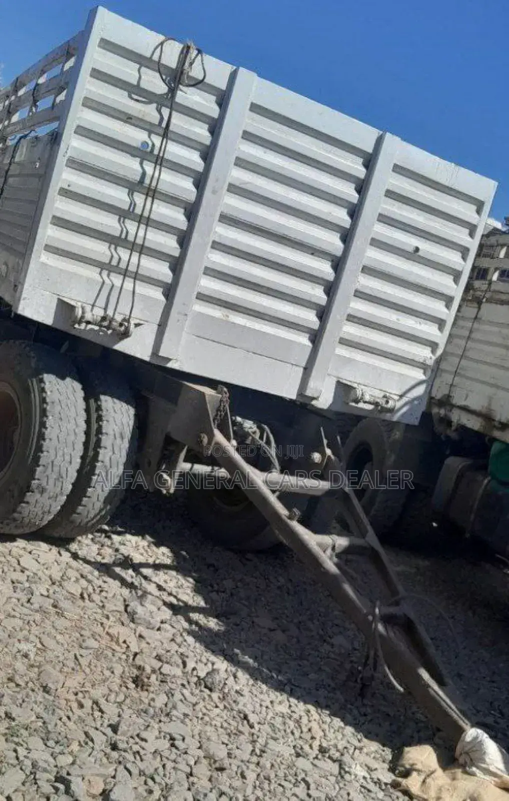 Hh ተሳቢ
•2016
•25 ሽ ታርጋ
•ጎማ አለው
••3,300,000