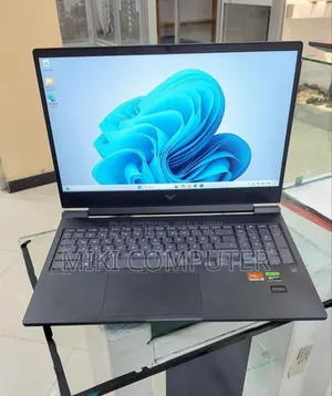 New Laptop HP Victus 15 16GB AMD Ryzen 7 SSD 1T
