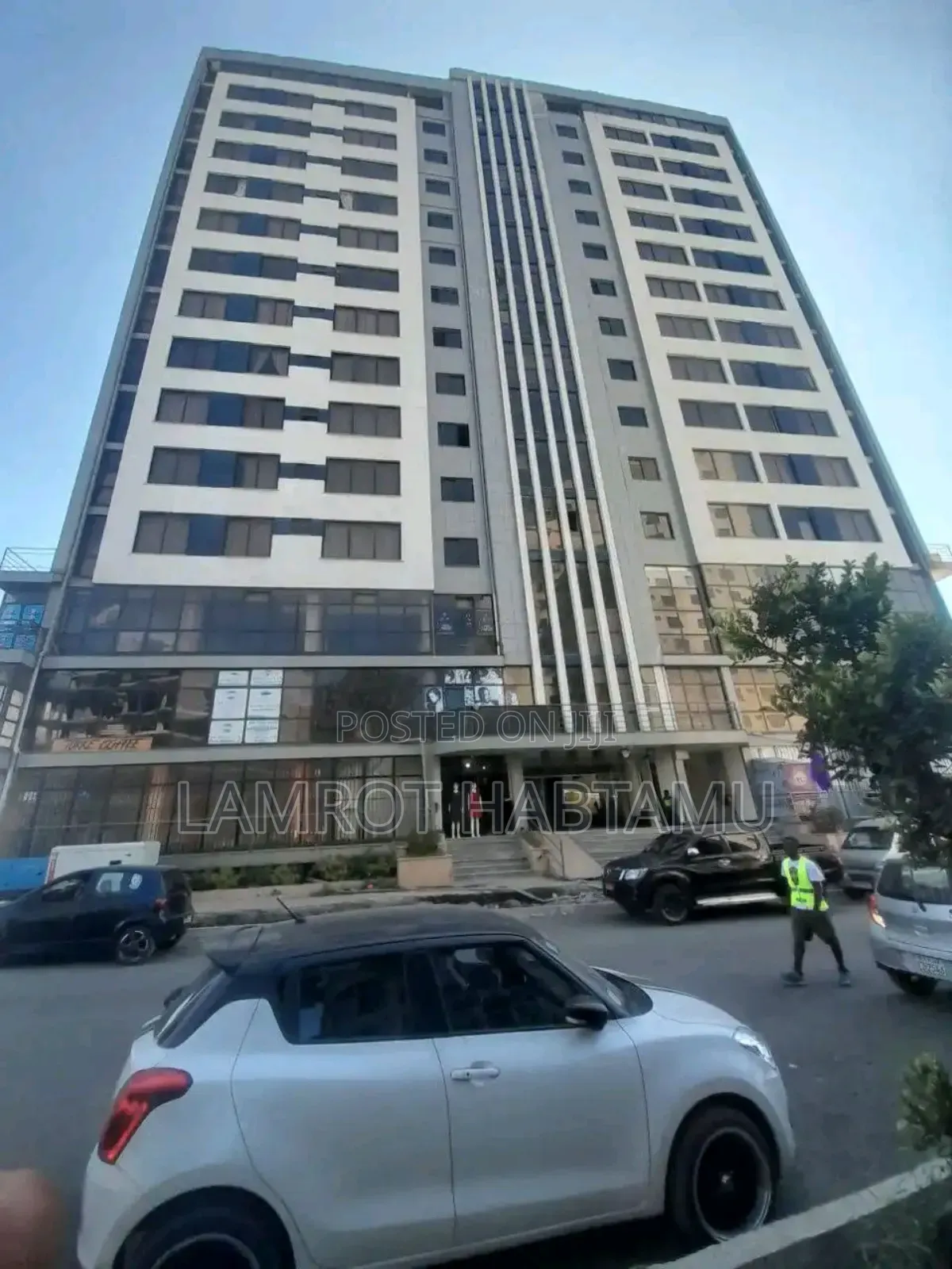 Shop at መገናኛ ሾላ ገቢያ