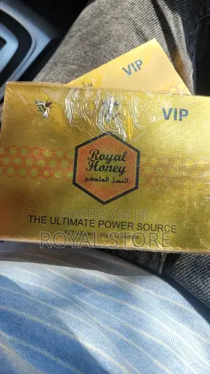 Photo - Royal and ማኩን Themra