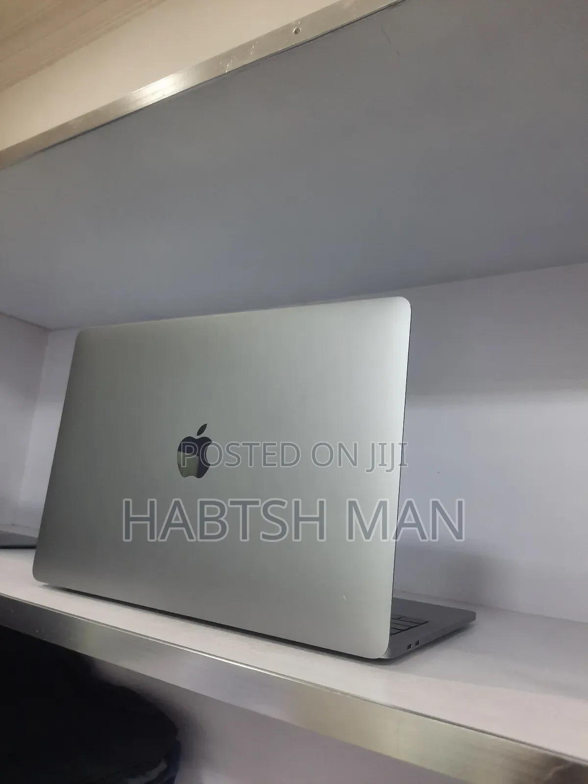 New Laptop Apple MacBook Pro 2017 8GB Intel Core I5 SSD 256GB