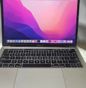 New Laptop Apple MacBook Pro 2017 16GB Intel Core I7 SSD 512GB