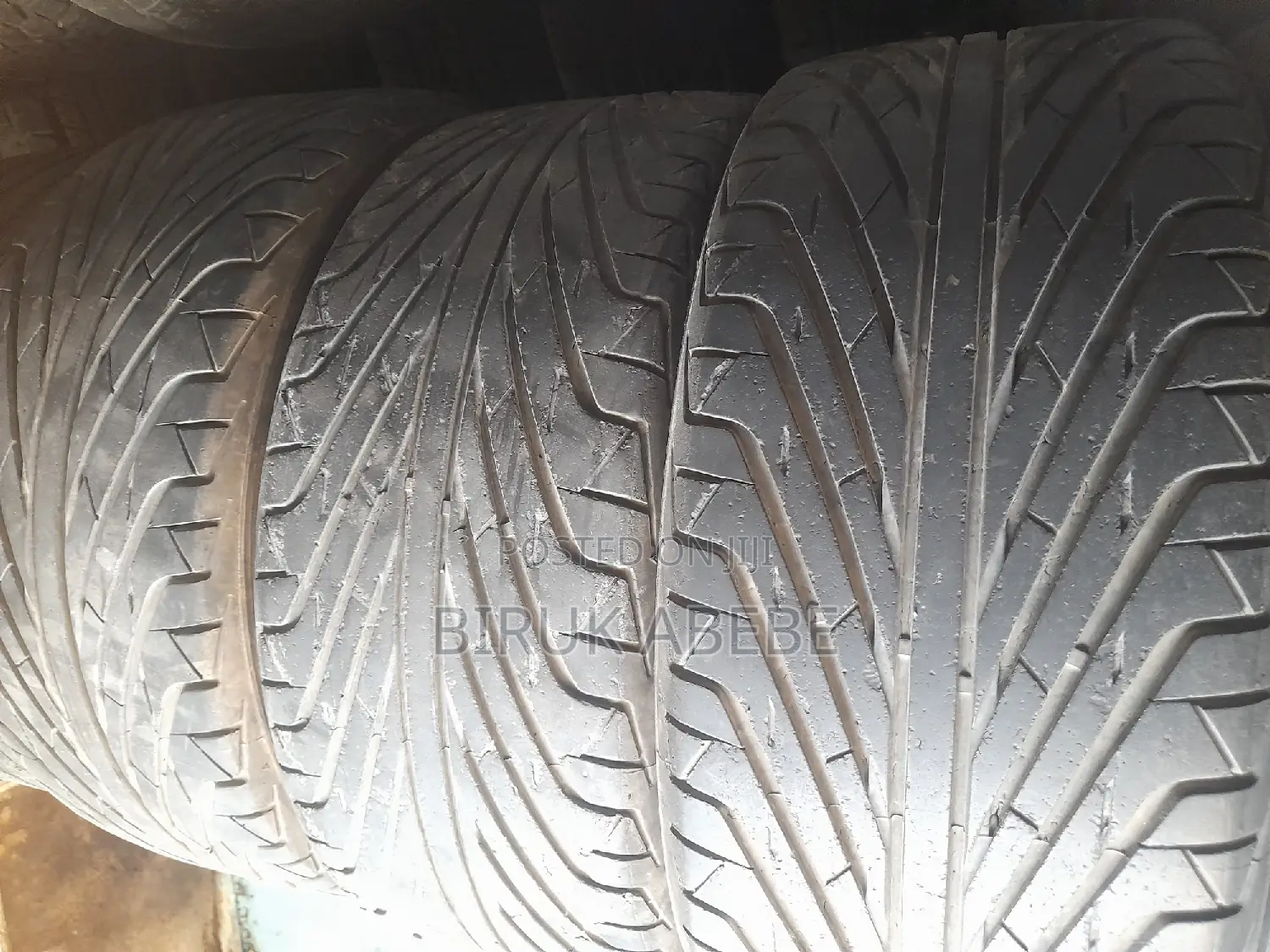 ለ ኮሮላ የሚሆኑ ጎማዎች 225 ወይም 215 /45/17