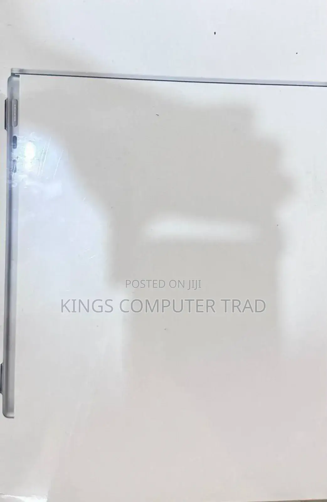 New Laptop Apple MacBook Air 2022 M2 8GB Apple M2 SSD 256GB