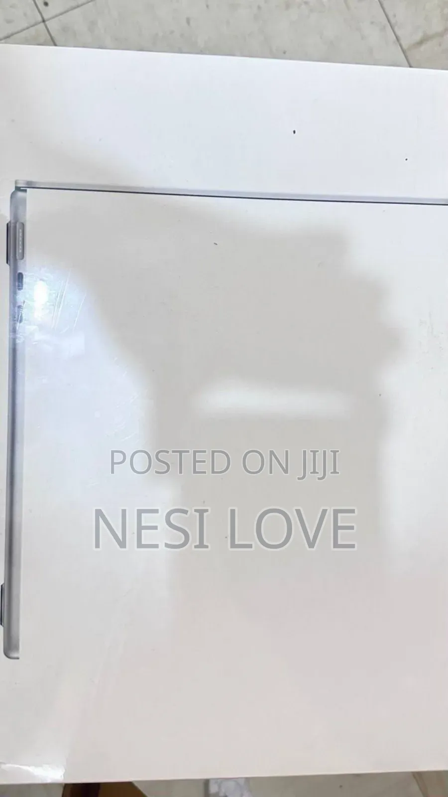 New Laptop Apple MacBook Air 2022 M2 8GB SSD 256GB