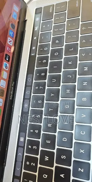 New Laptop Apple MacBook Pro 2017 16GB Intel Core I7 SSD 512GB