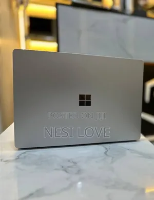 New Laptop Microsoft Surface 8GB Intel Core I5 SSD 256GB