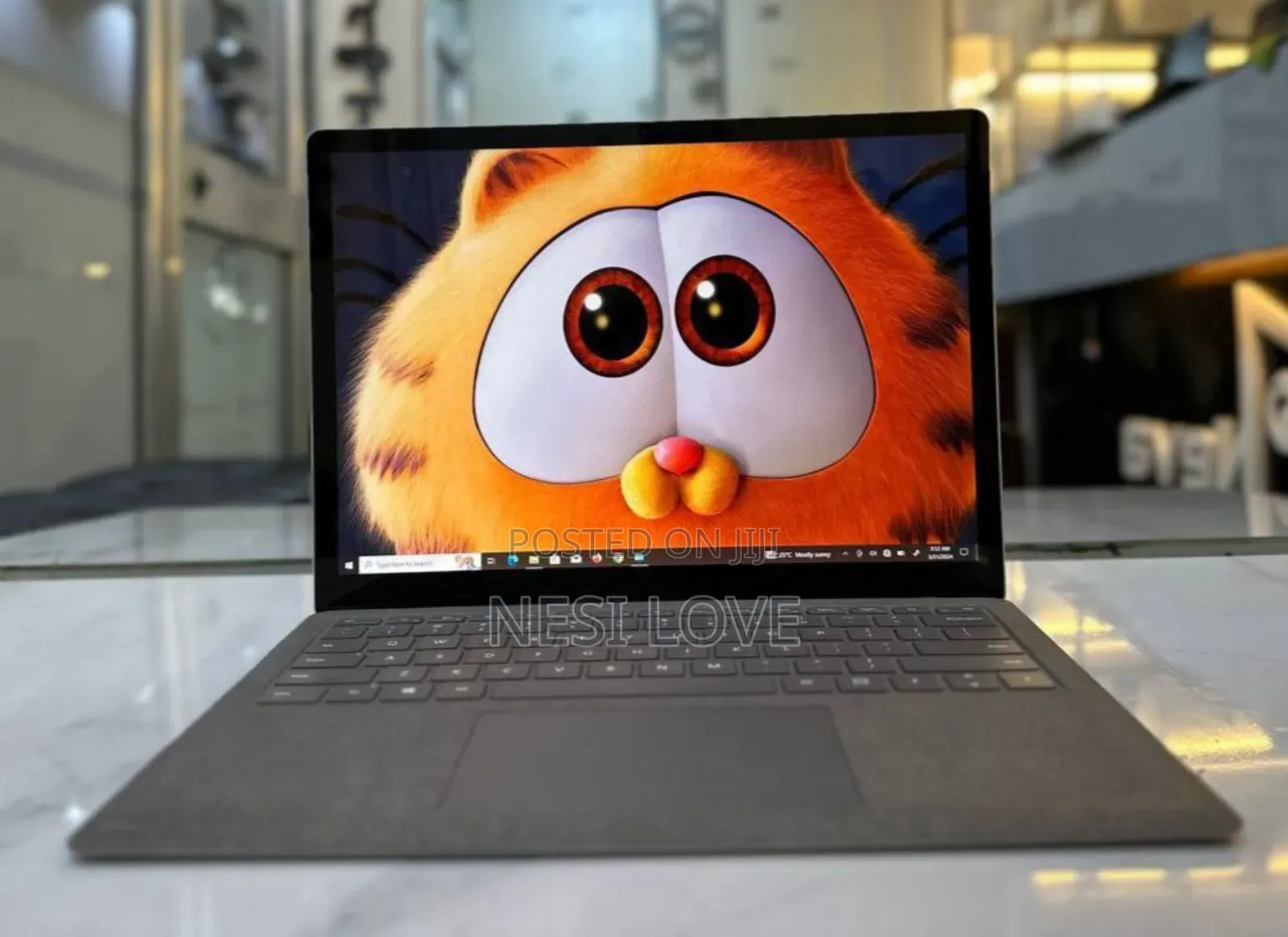 New Laptop Microsoft Surface 8GB Intel Core I5 SSD 256GB