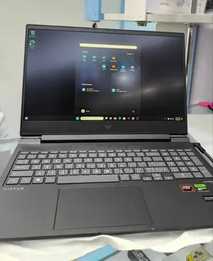 New Laptop HP Victus 15 16GB AMD Ryzen 7 SSD 1T