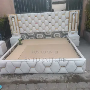 Modern Alga የራስጌ መብራት ያለው