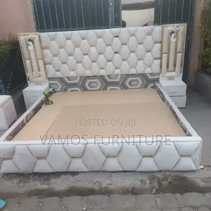 Modern Alga የራስጌ መብራት ያለው