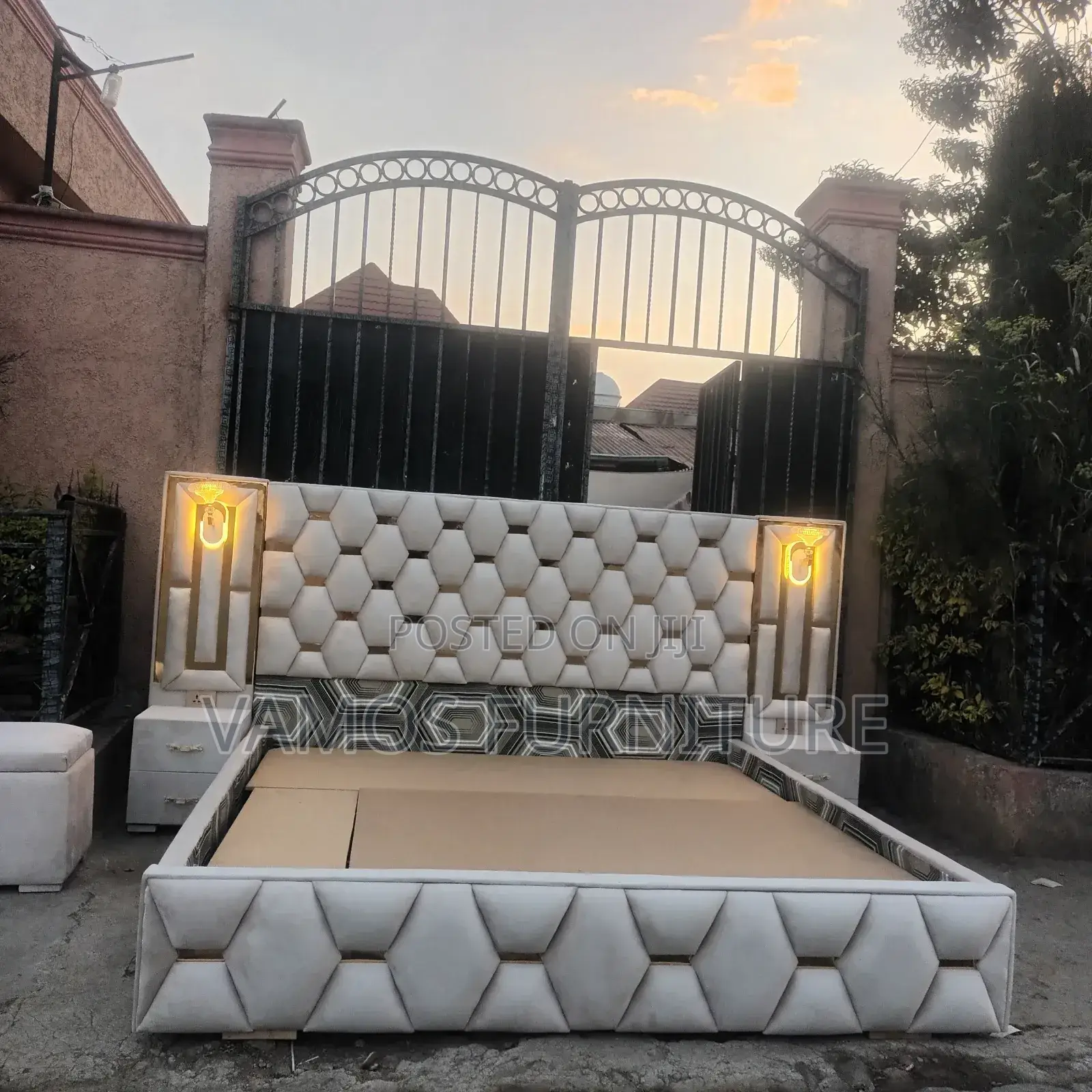 Modern Alga የራስጌ መብራት ያለው