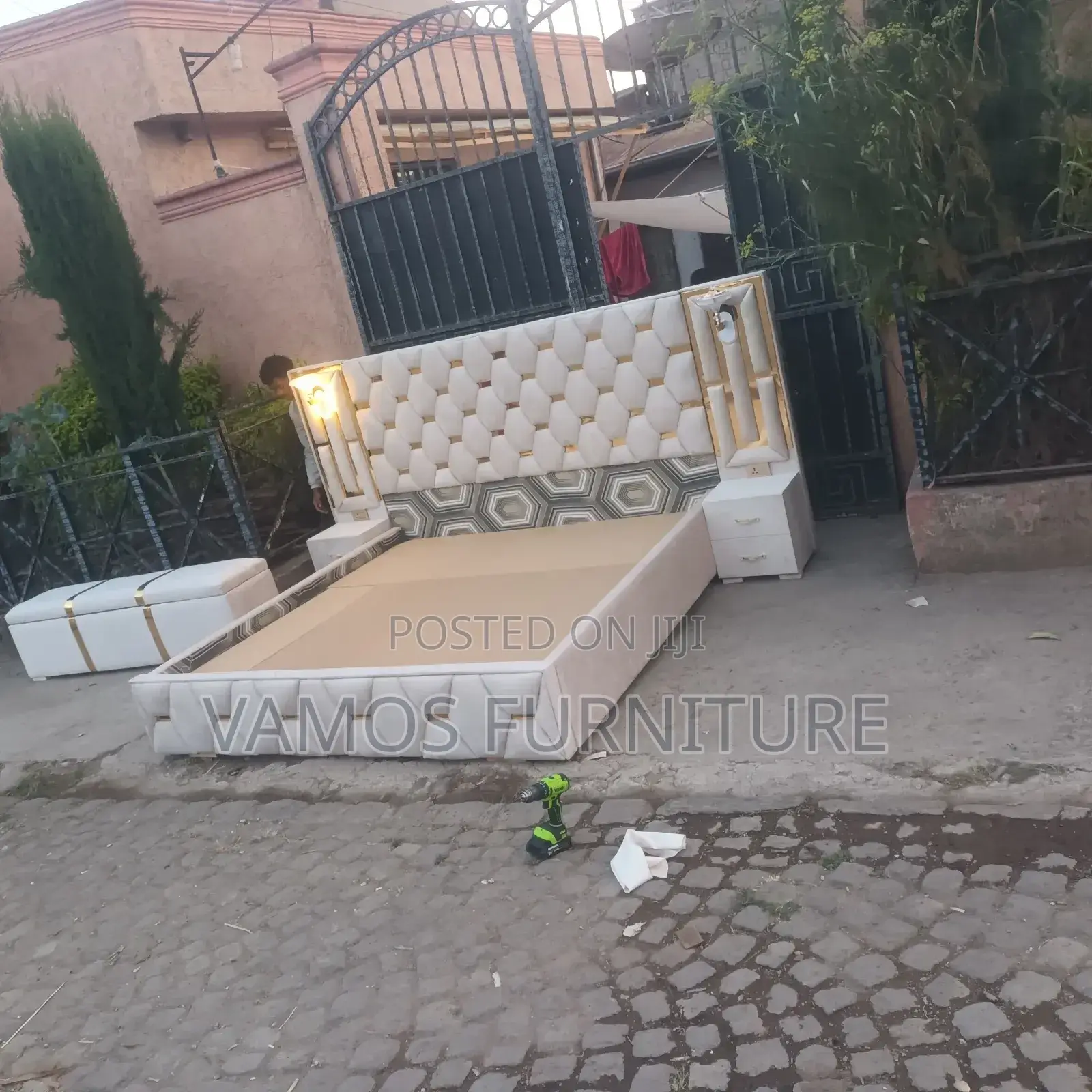 Modern Alga የራስጌ መብራት ያለው