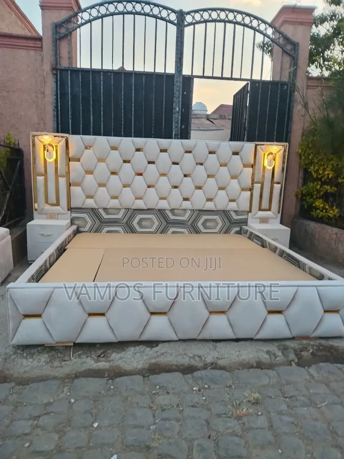 Modern Alga የራስጌ መብራት ያለው