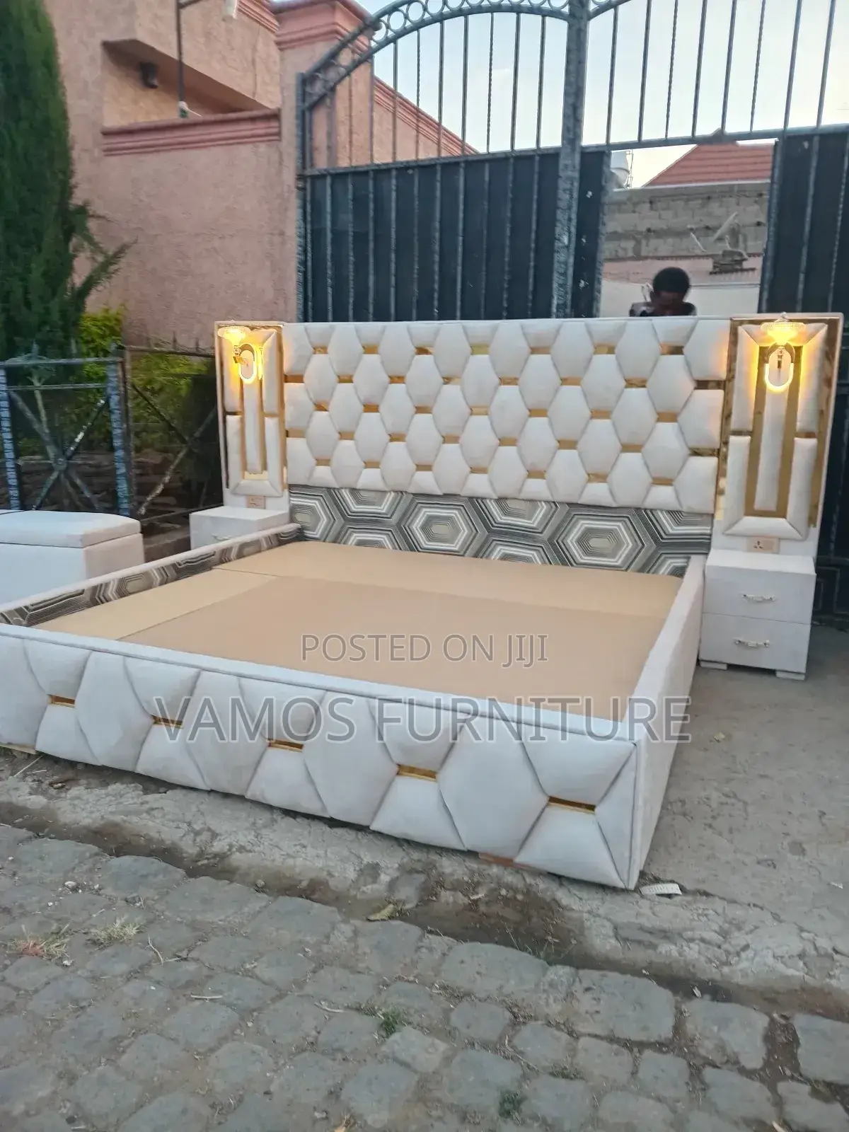 Modern Alga የራስጌ መብራት ያለው