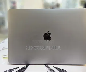 New Laptop Apple MacBook Pro 2017 16GB Intel Core I7 SSD 512GB